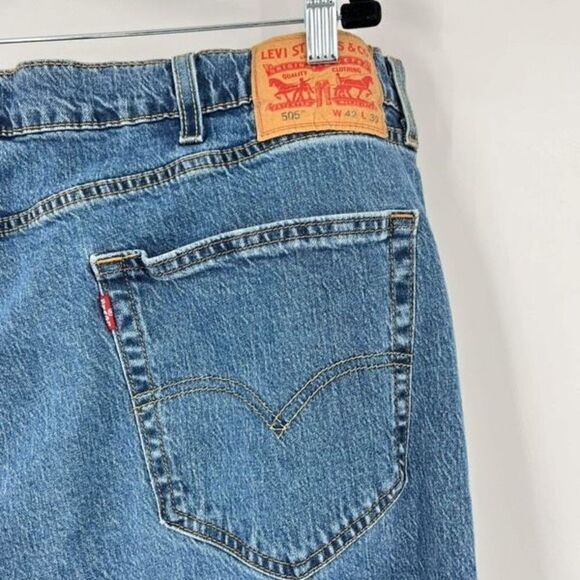 Levi's 505 High-Rise Straight Leg Jeans Blue Denim Light Wash Size 42x30 worn - Picture 3 of 10